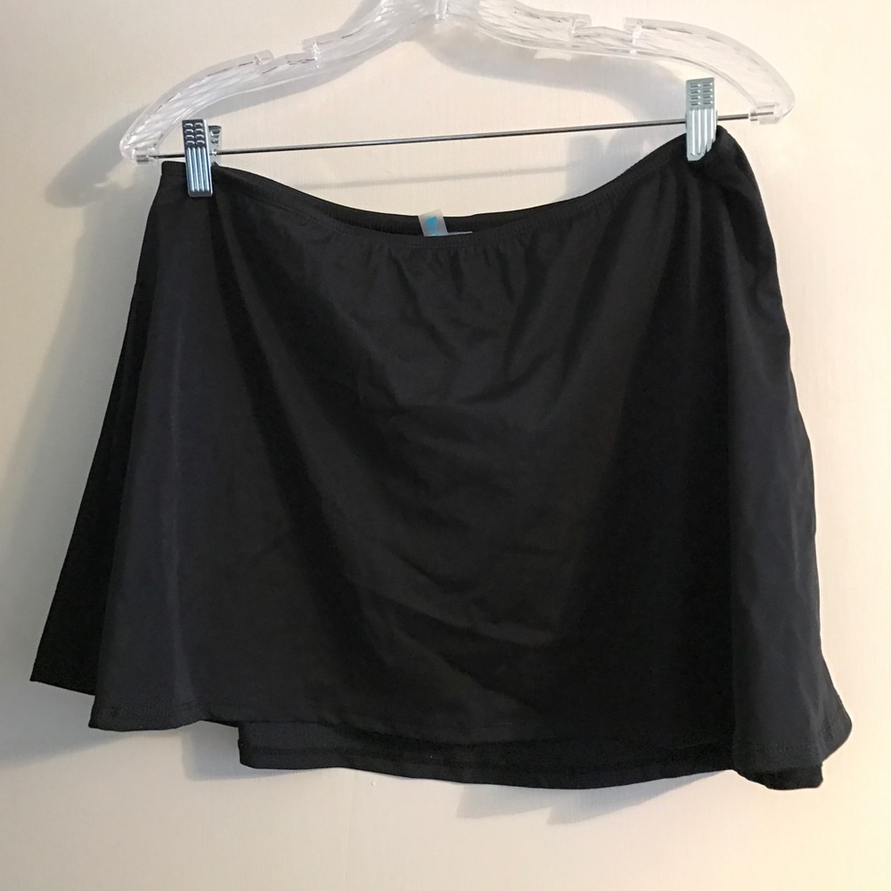 Bathing suit bottom with skirt.