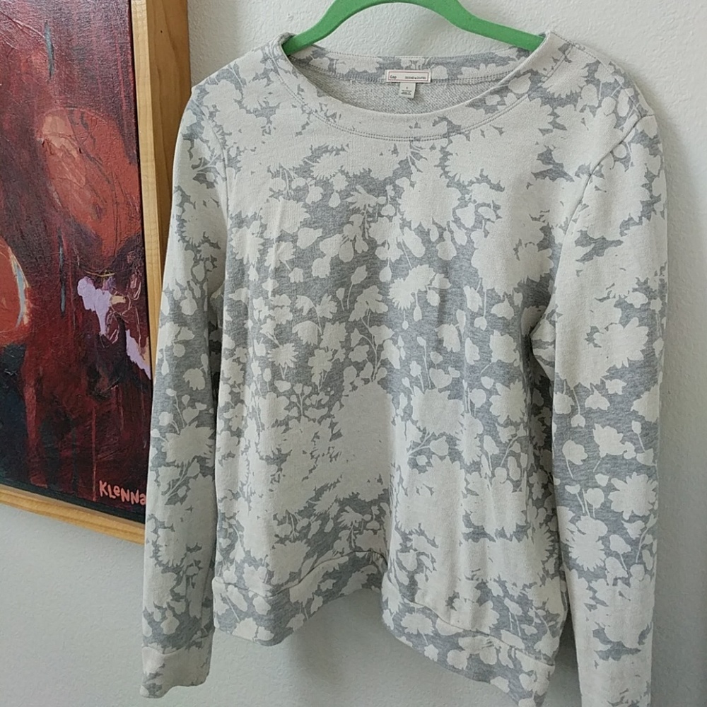 Gap fitted sweatshirt, grey with floral print