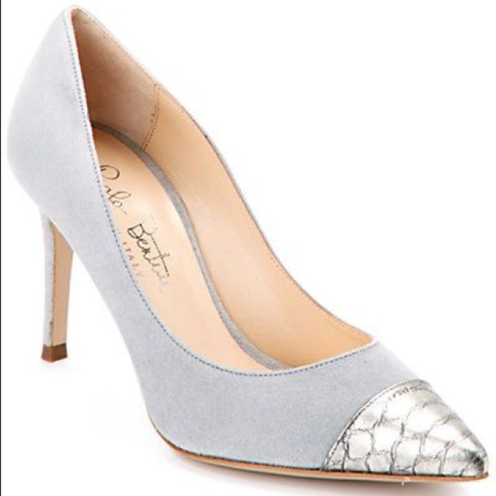Paolo Bentini size 6 blue suede cap toe pumps