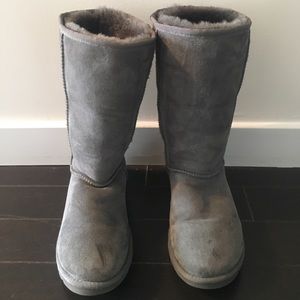 grey tall uggs