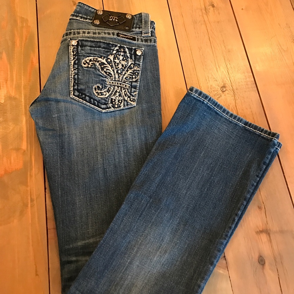 Like new Miss Me jeans!