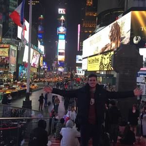 Meet your Posher, Víctor