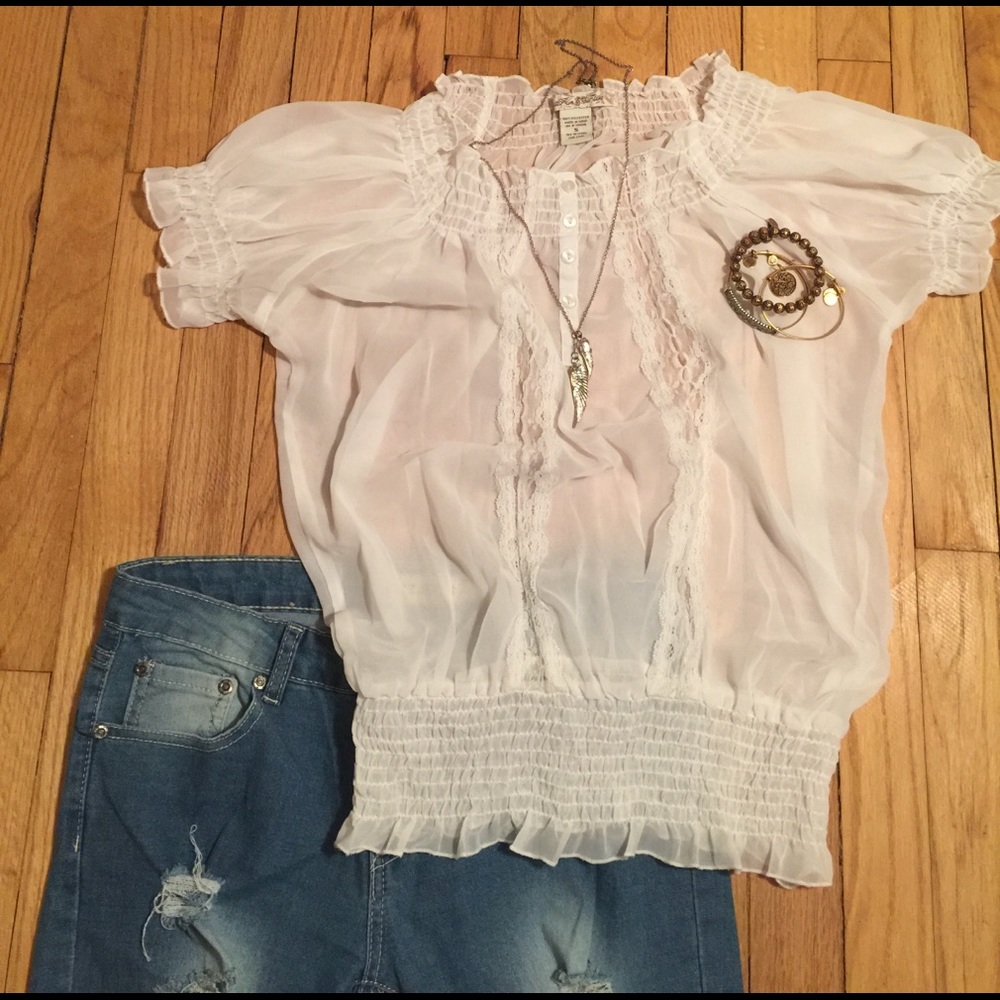 🌹✨Almost New Sheer White Boho Top S