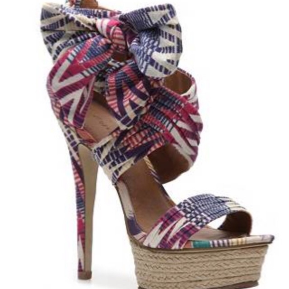 Zigi Soho Khloe sandals size 9