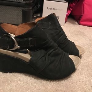 Earthies wedge suede sandals