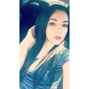 Meet your Posher, Emely