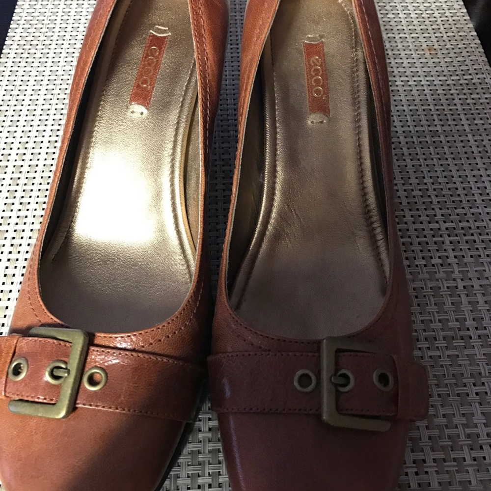 Classy women shoe