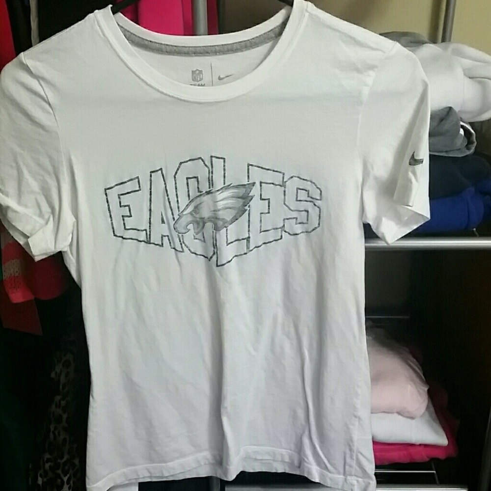 Nike-eagles tshirt