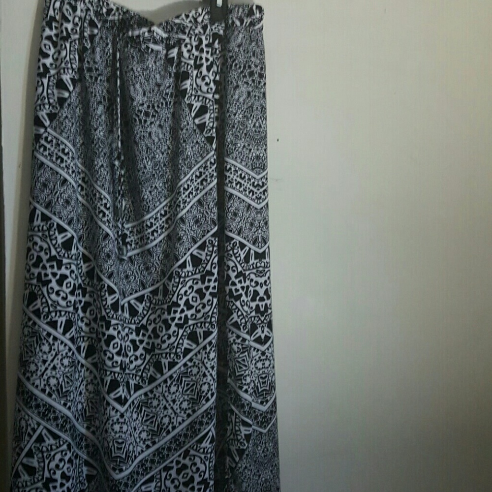 Maxi skirt new