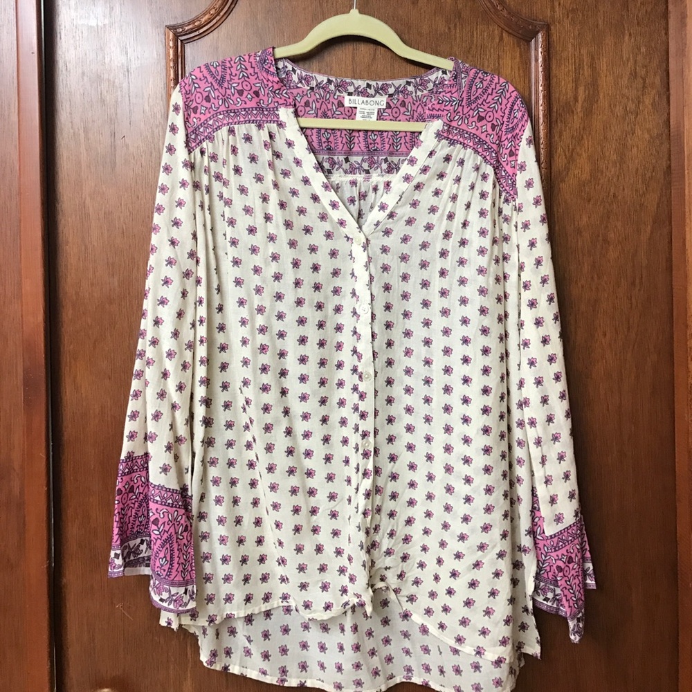 🌺BILLABONG Bell Sleeve Peasant top🌺