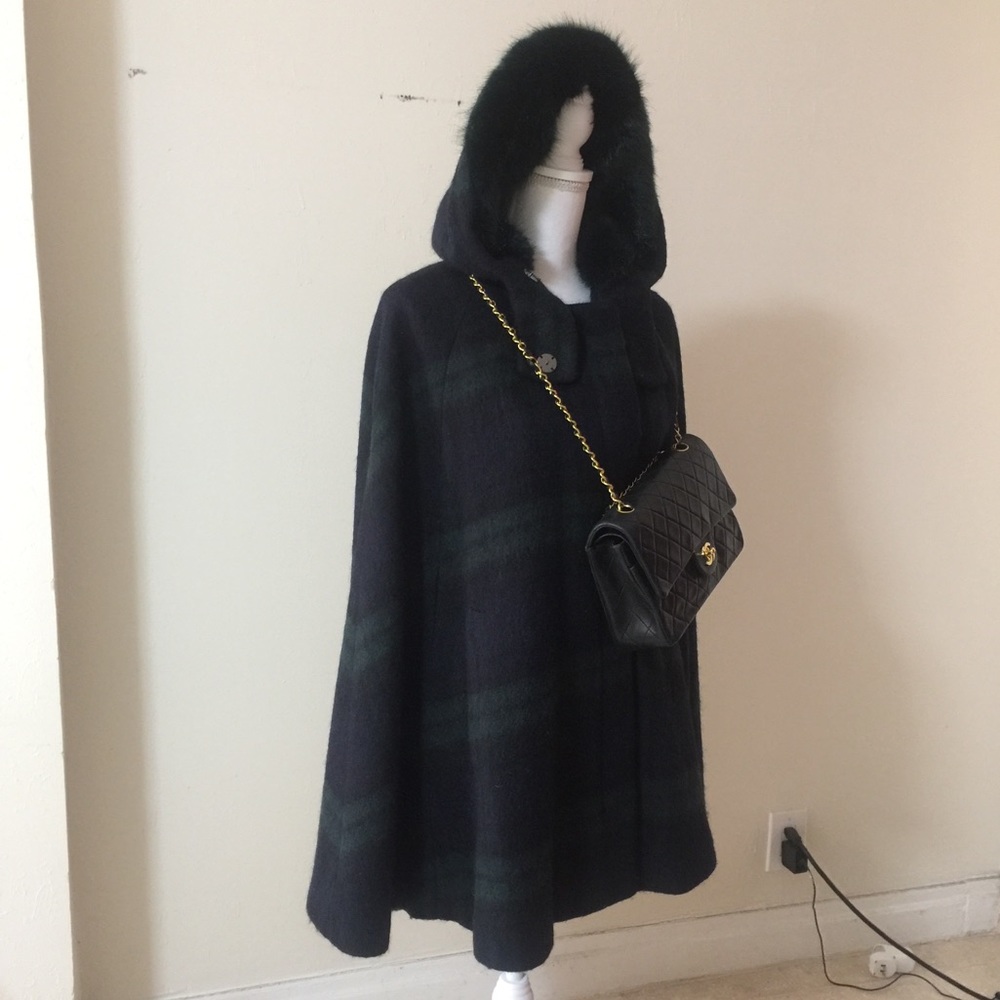 ⭐️Zara basic, cutie cape coat!