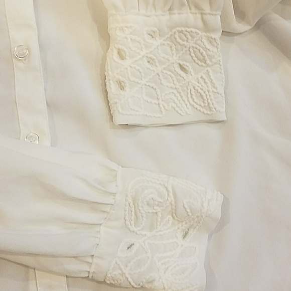 White V neck button down dress shirt - Picture 3 of 3