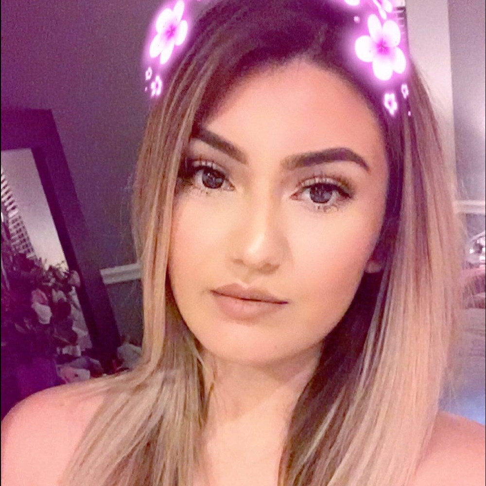 Meet your Posher, Alejandra