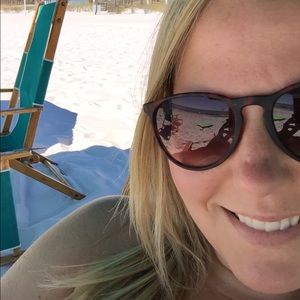 Meet your Posher, Ashley