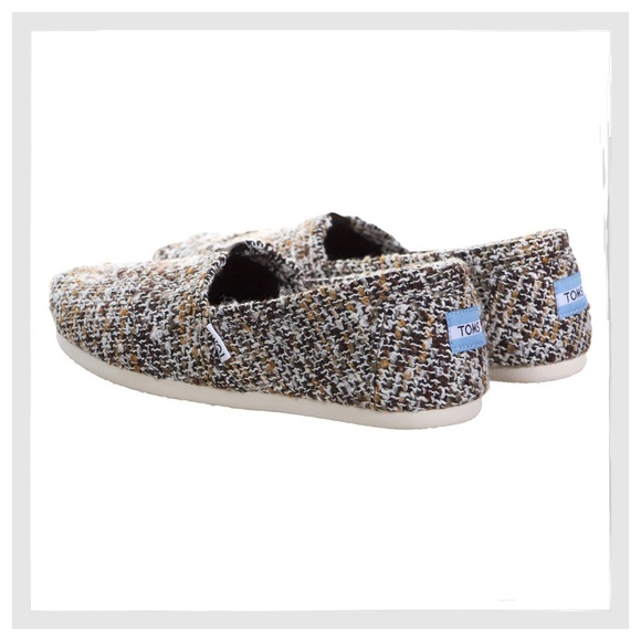 ✨TOMS Natural Mix Classic Boucle Slip-Ons✨ - Picture 4 of 4