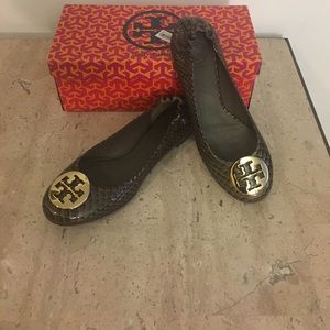 Tory Burch snake print logo ballet flat