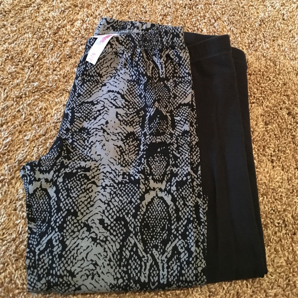 2 Pairs of Leggings