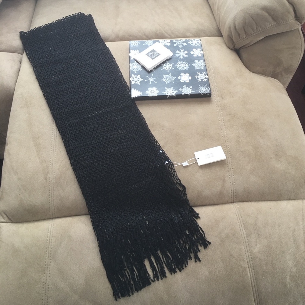 Authentic NWTGiorgio Armani scarf