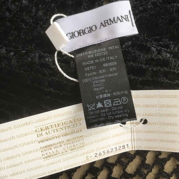 Authentic NWTGiorgio Armani scarf - Picture 2 of 4