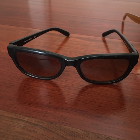 Tory Burch Sunnies!! main image 7