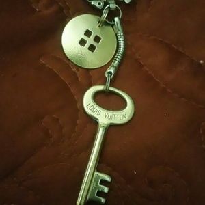 Auth LV CHARMS