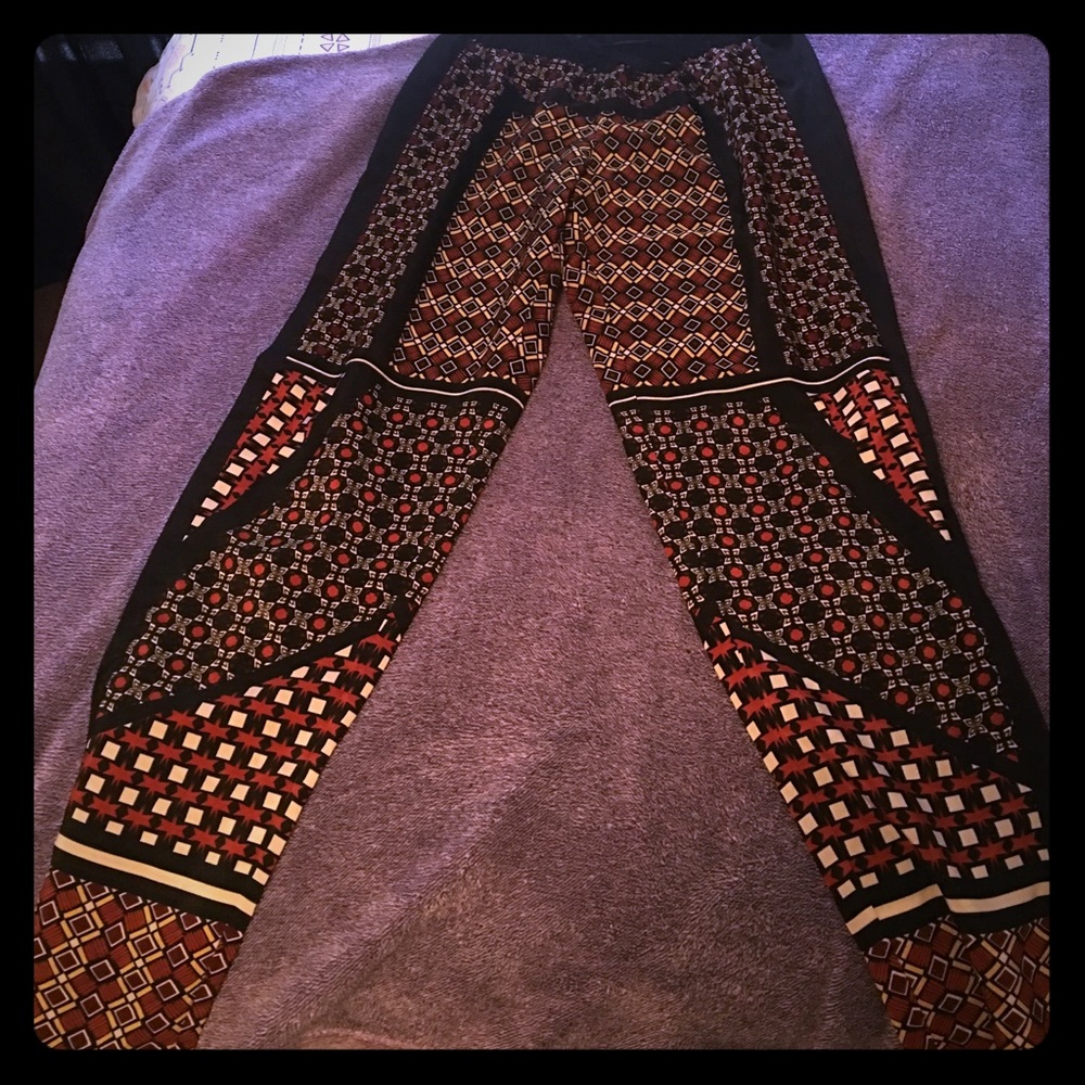 Multi pattern jogger pants.