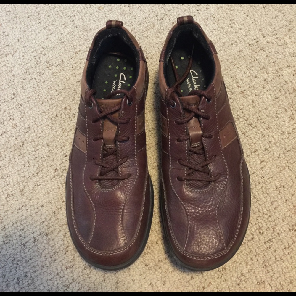 CLARKS wave walking dress shoes