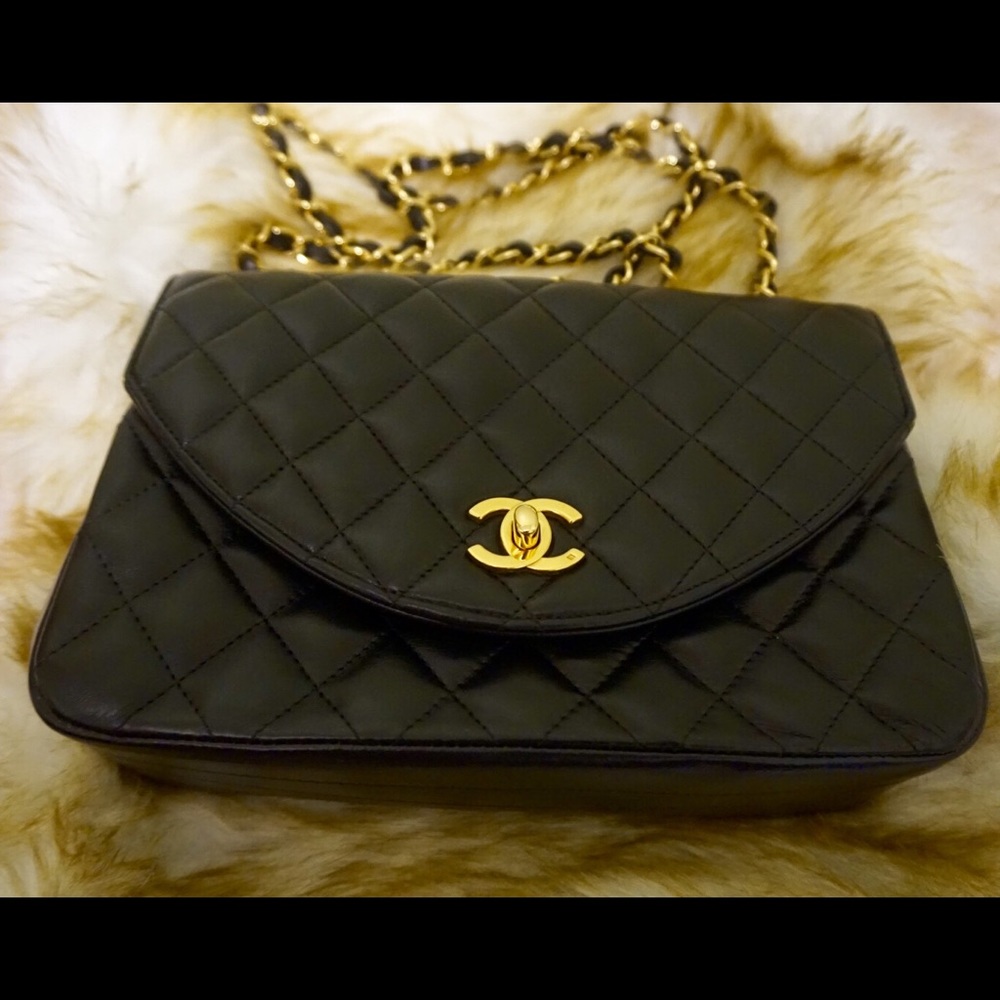 MAKE AN OFFER Authentic Chanel Single Flap