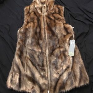 Reversible fur/leather vest