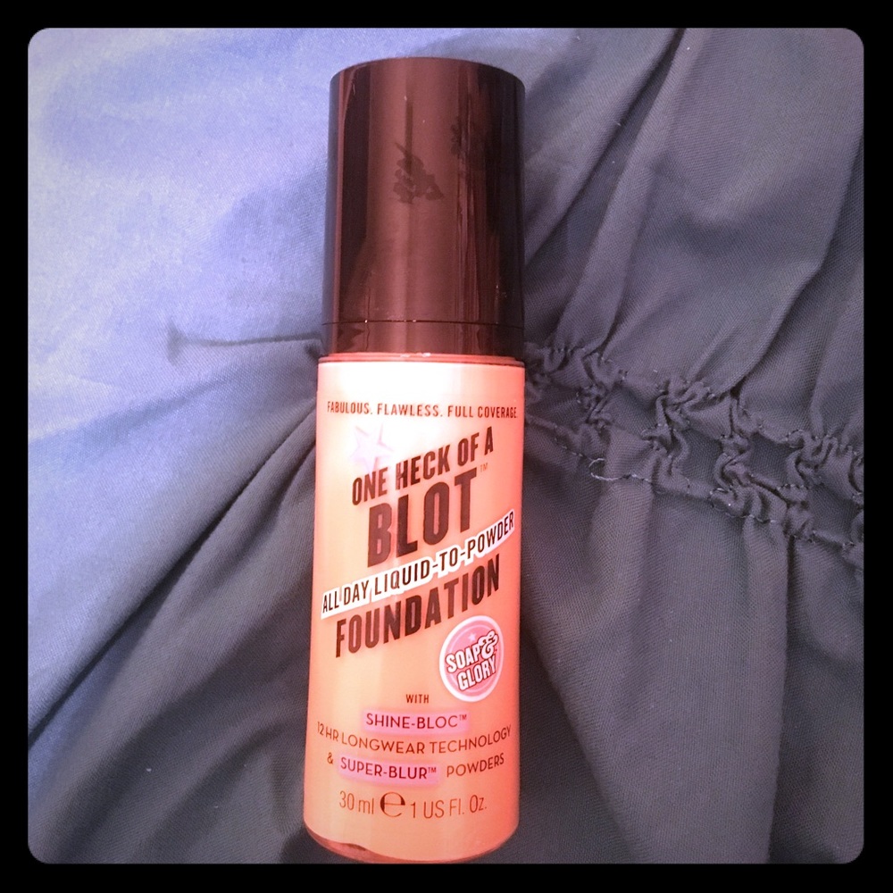 Soap & Glory One Heck of A Blot Foundation