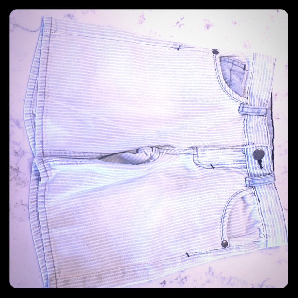 Boys Jean shorts  like new size 5