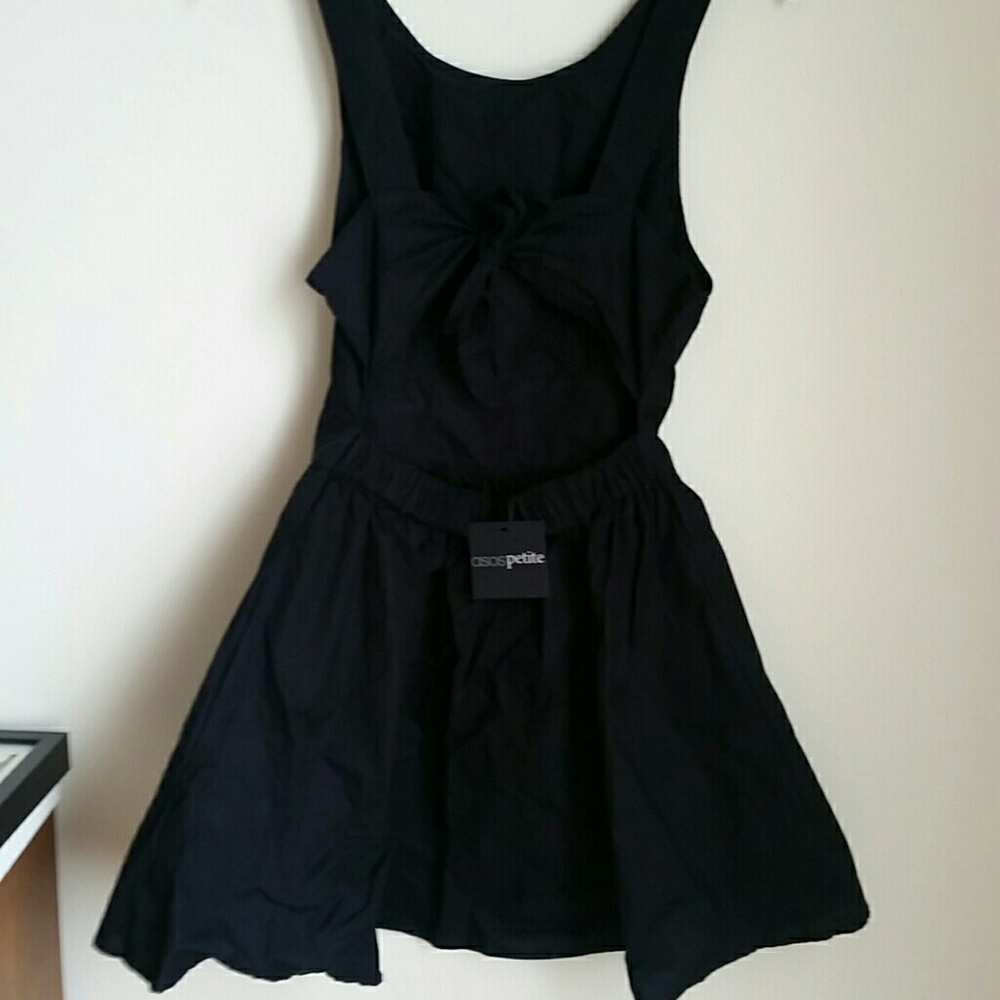 *SOLD* NWT ASOS Petite Bow Back Skater Dress - Picture 2 of 3