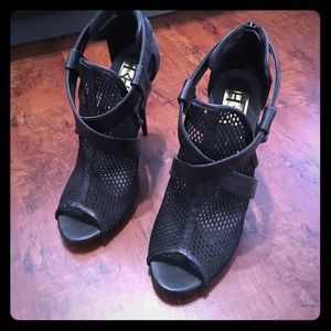 Frh black heeled shoes