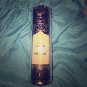 Kat Von D Lock It Foundation