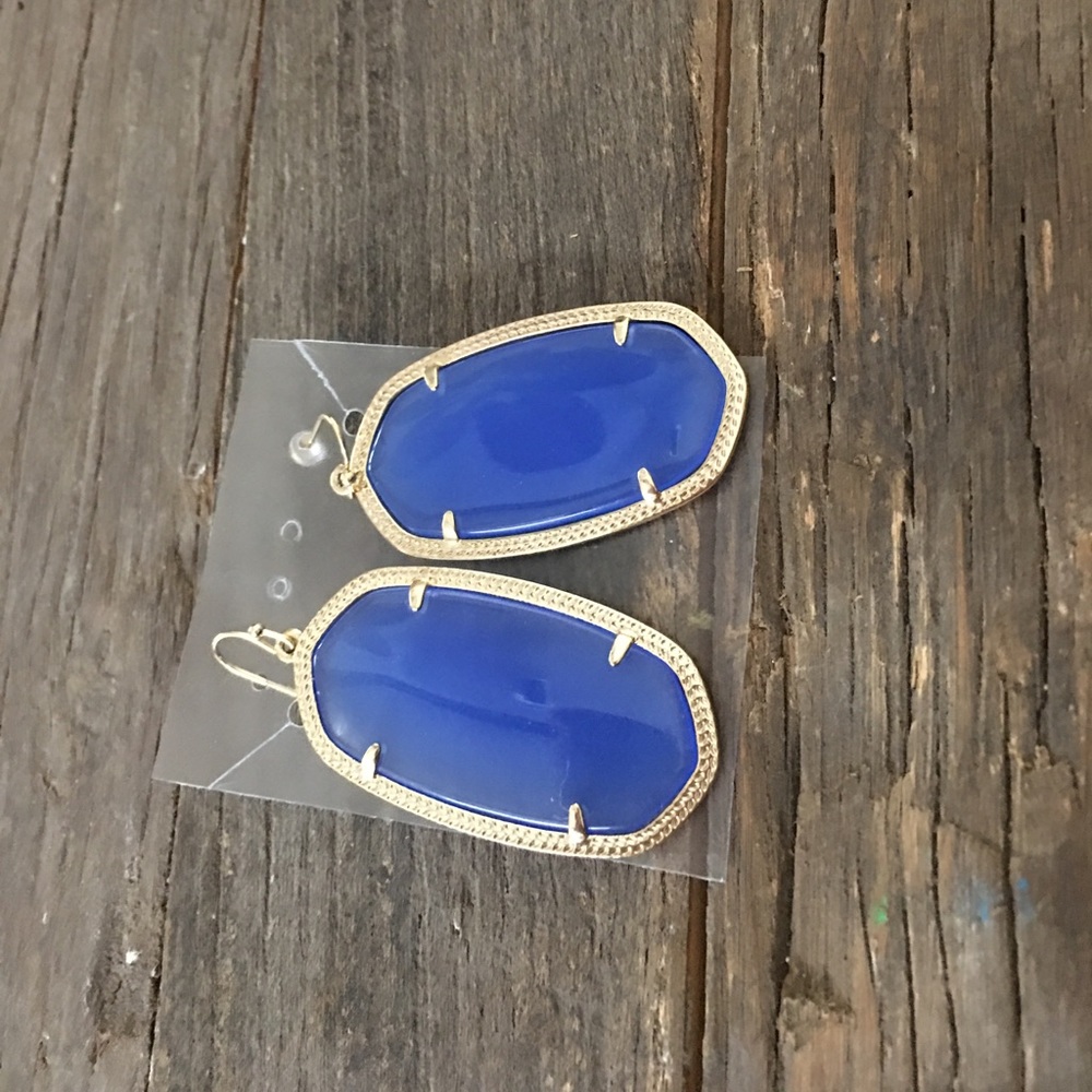 Kendra scott earrings