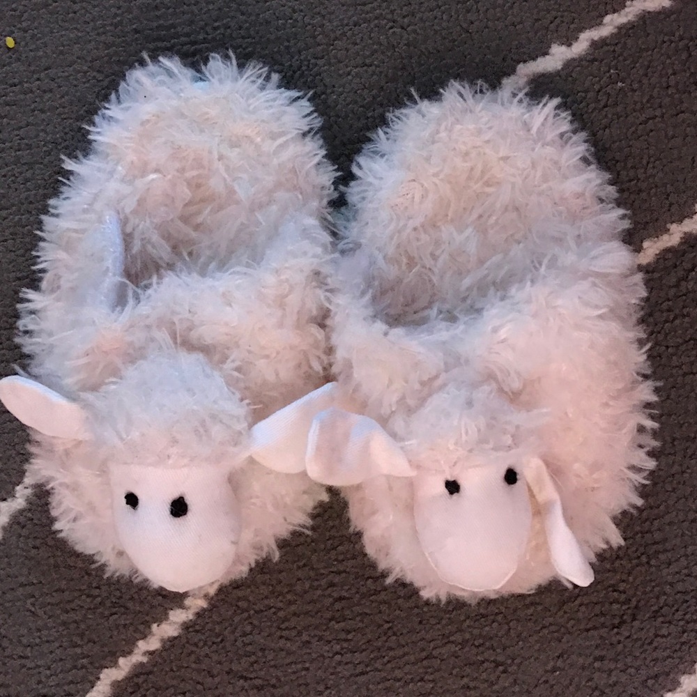 Lamby Slippers 💗 Little Girls size T8-9