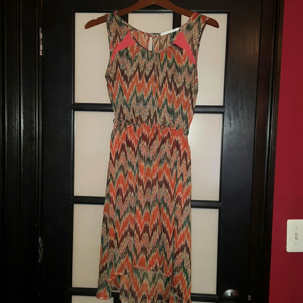 Sleeveless Geo Print Dress w/Cinched Waist