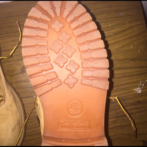 Authentic TimberLands Good Condition - Picture 3 of 5