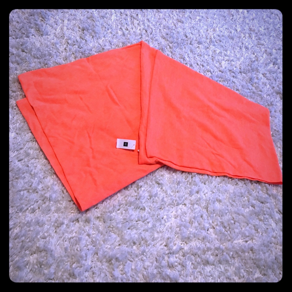 NWT! GAP infinity scarf.