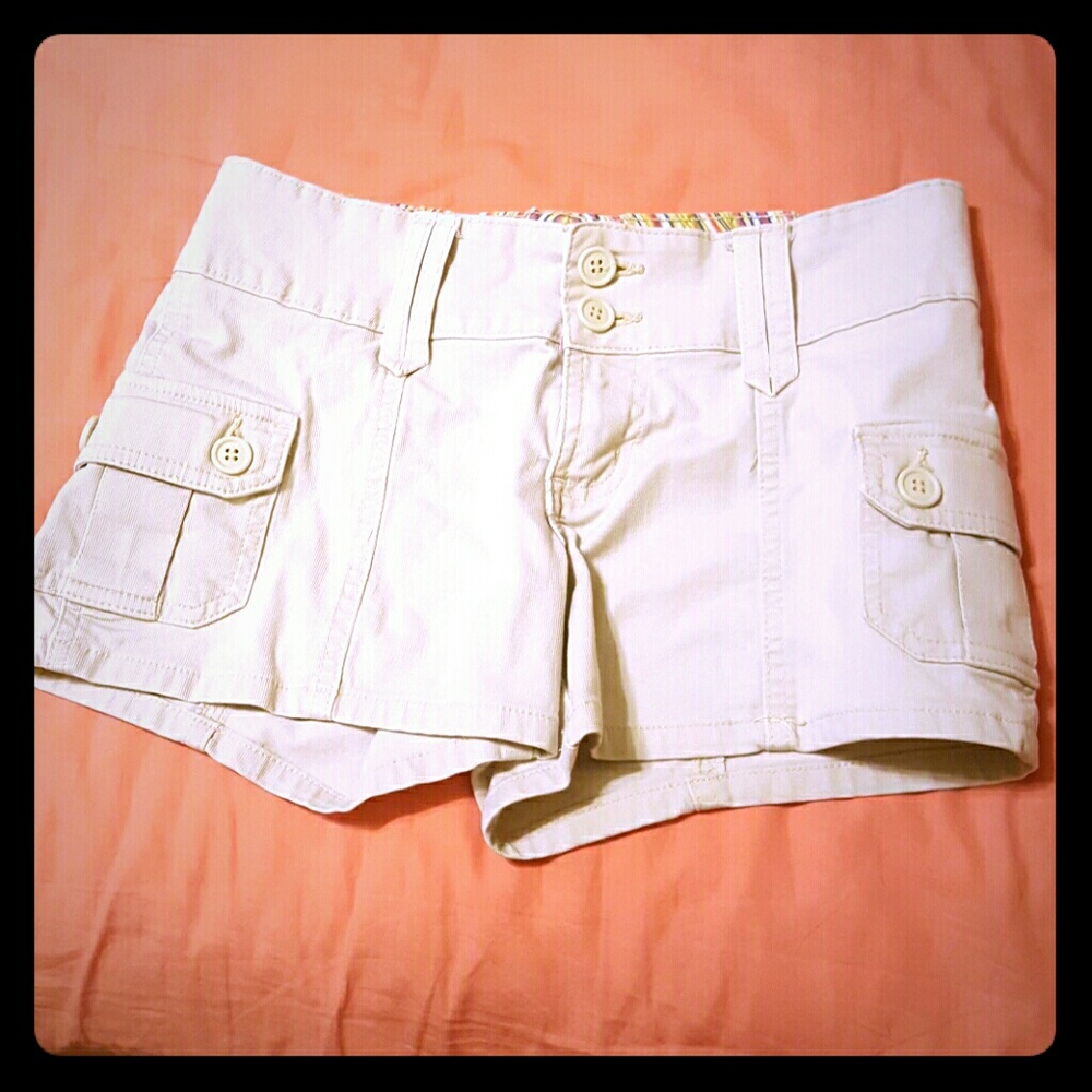 Khaki/Beige Shorts