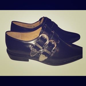 Toga Pulla Buckle Oxfords