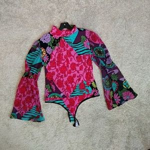 Colorful bell sleeve Blouse