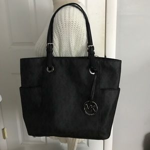 Michael Kors signature jet set tote