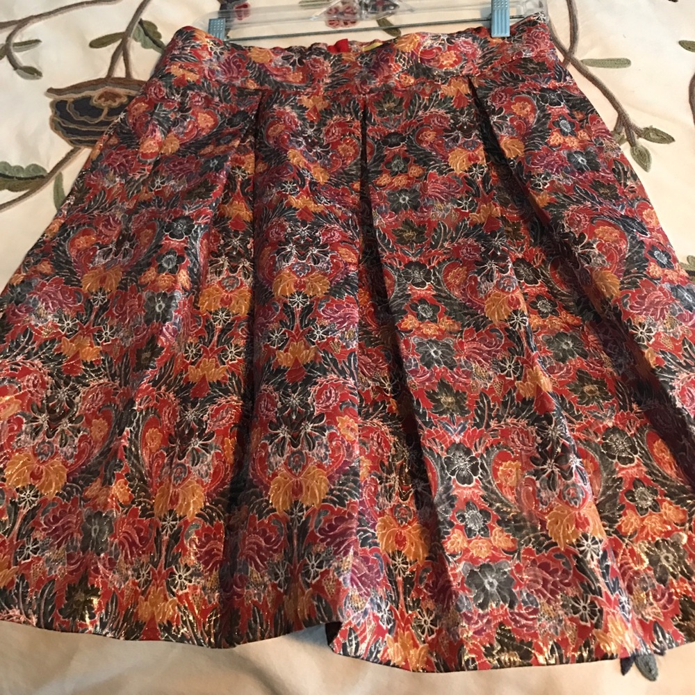 Awesome fit to this skater like skirt