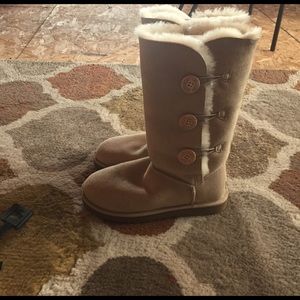 Bailey button ugg boots