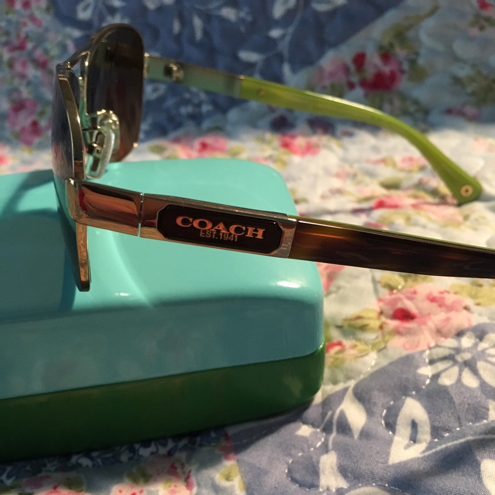 NEVER WORN Coach sunglasses - Picture 2 of 2