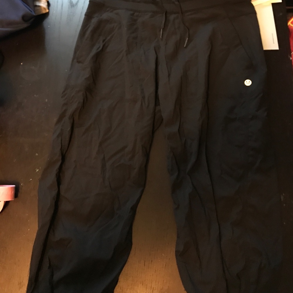 Lululemon Unlined studio crops!