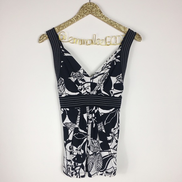 BCBGMaxAzria Tops - BCBGMAXAZRIA Black &White Floral Sleeveless Blouse