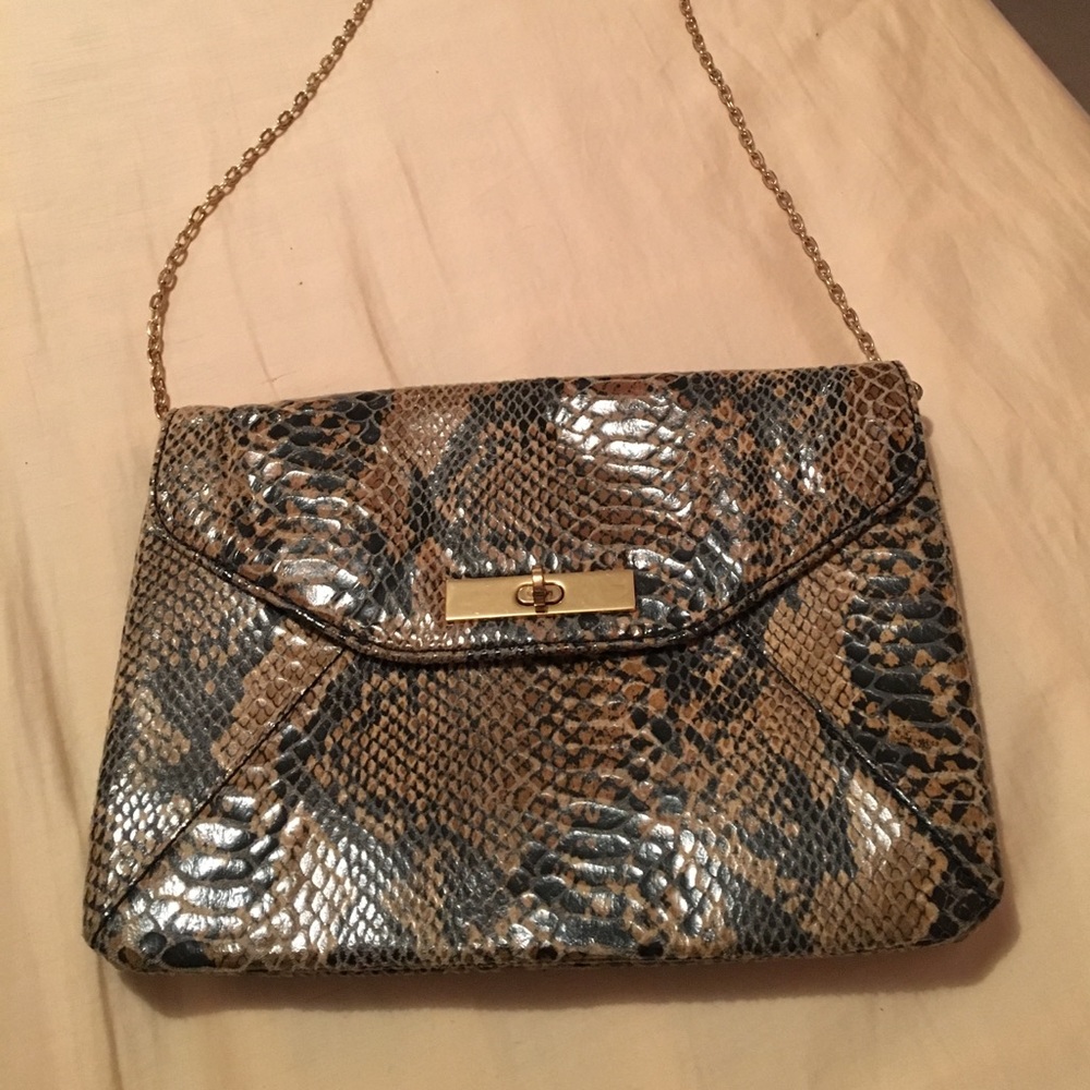 Banana republic clutch with removable chain