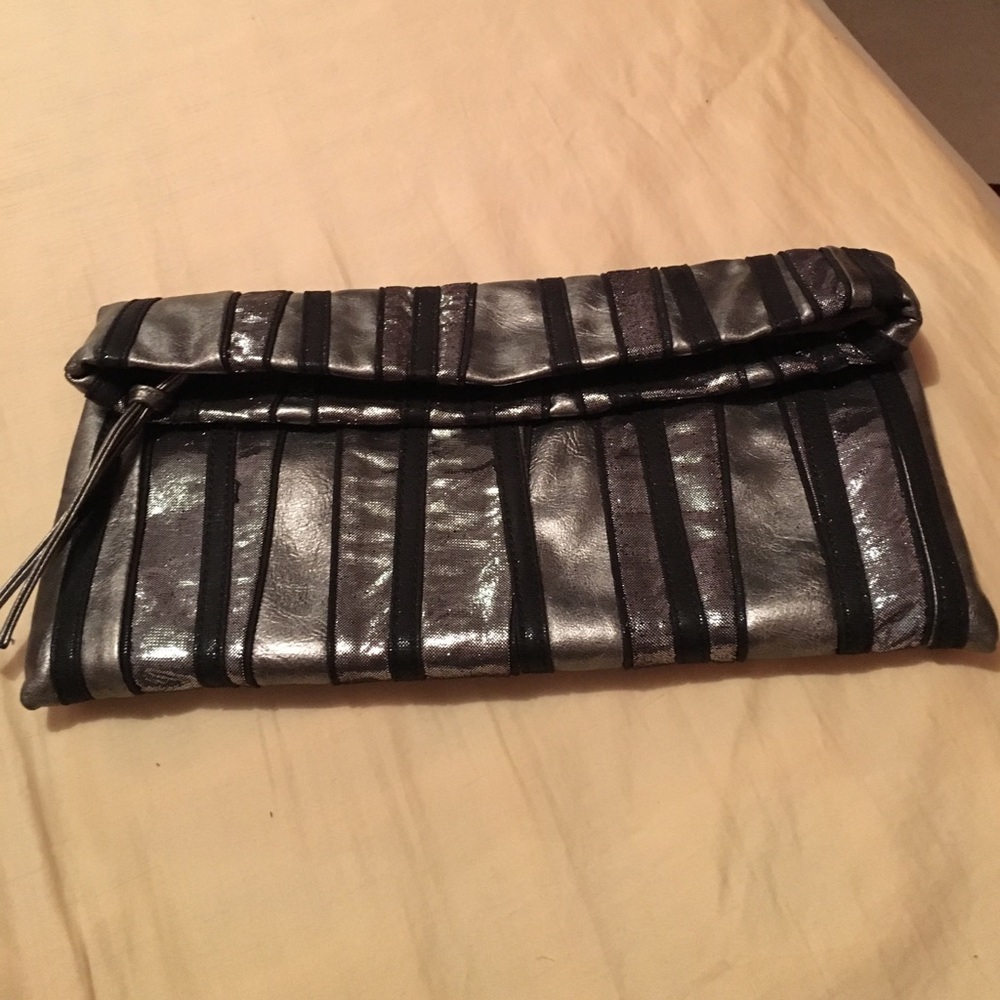 Express zipper clutch